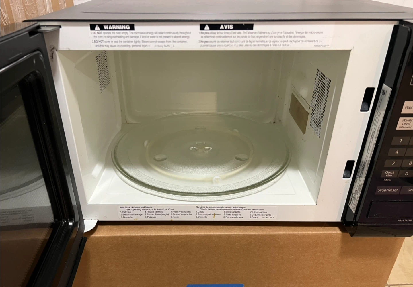 Panasonic 1200W Inverter Microwave - photo 2