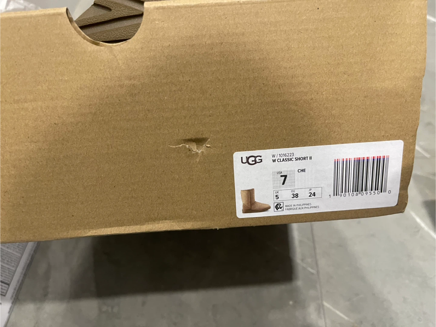 UGG Classic Short II Boots - Women's Size 7 🥕 - photo 2