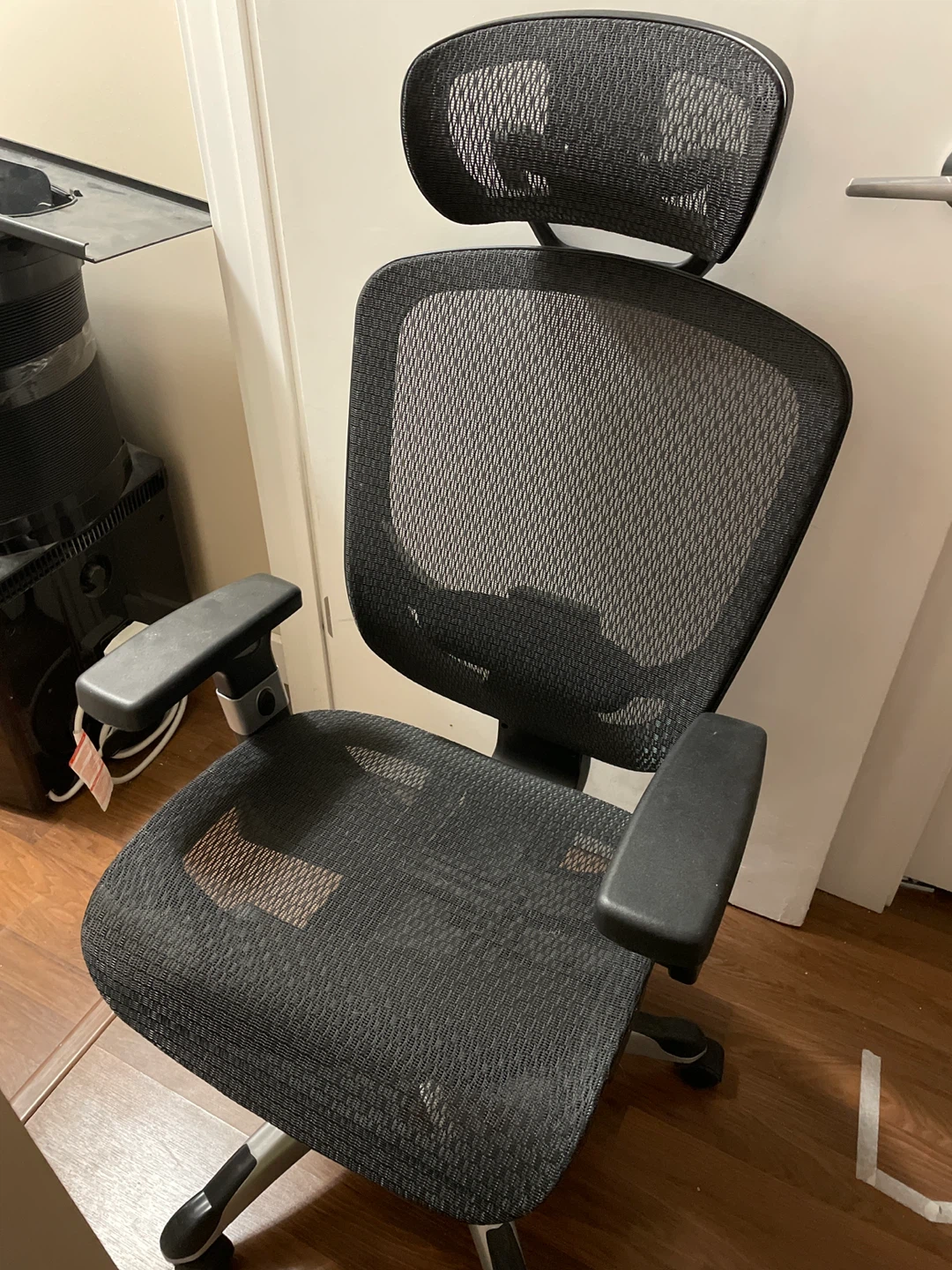 Black Ergonomic Mesh Office Chair with Headrest