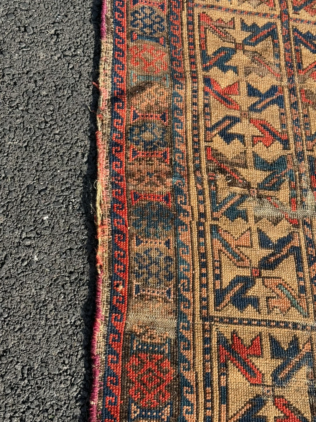 Vintage Geometric Pattern Rug - photo 2