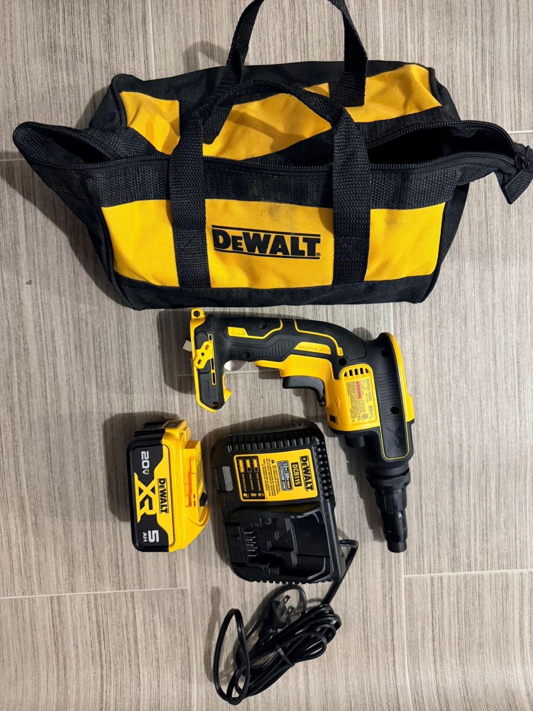 DEWALT 20V MAX Cordless Screwgun with 5.0Ah - photo 2