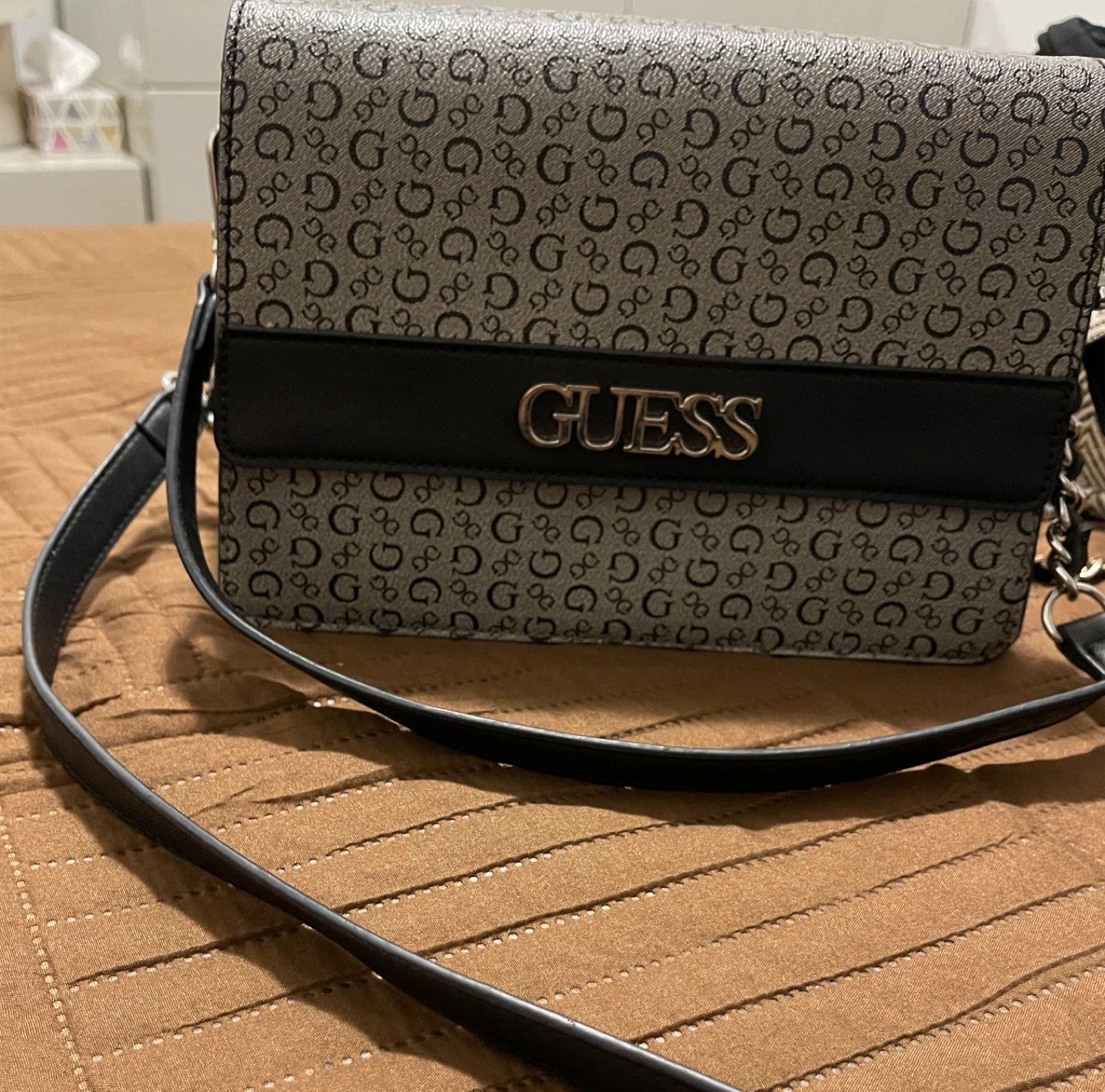 Guess Shoulder Bag - photo 2