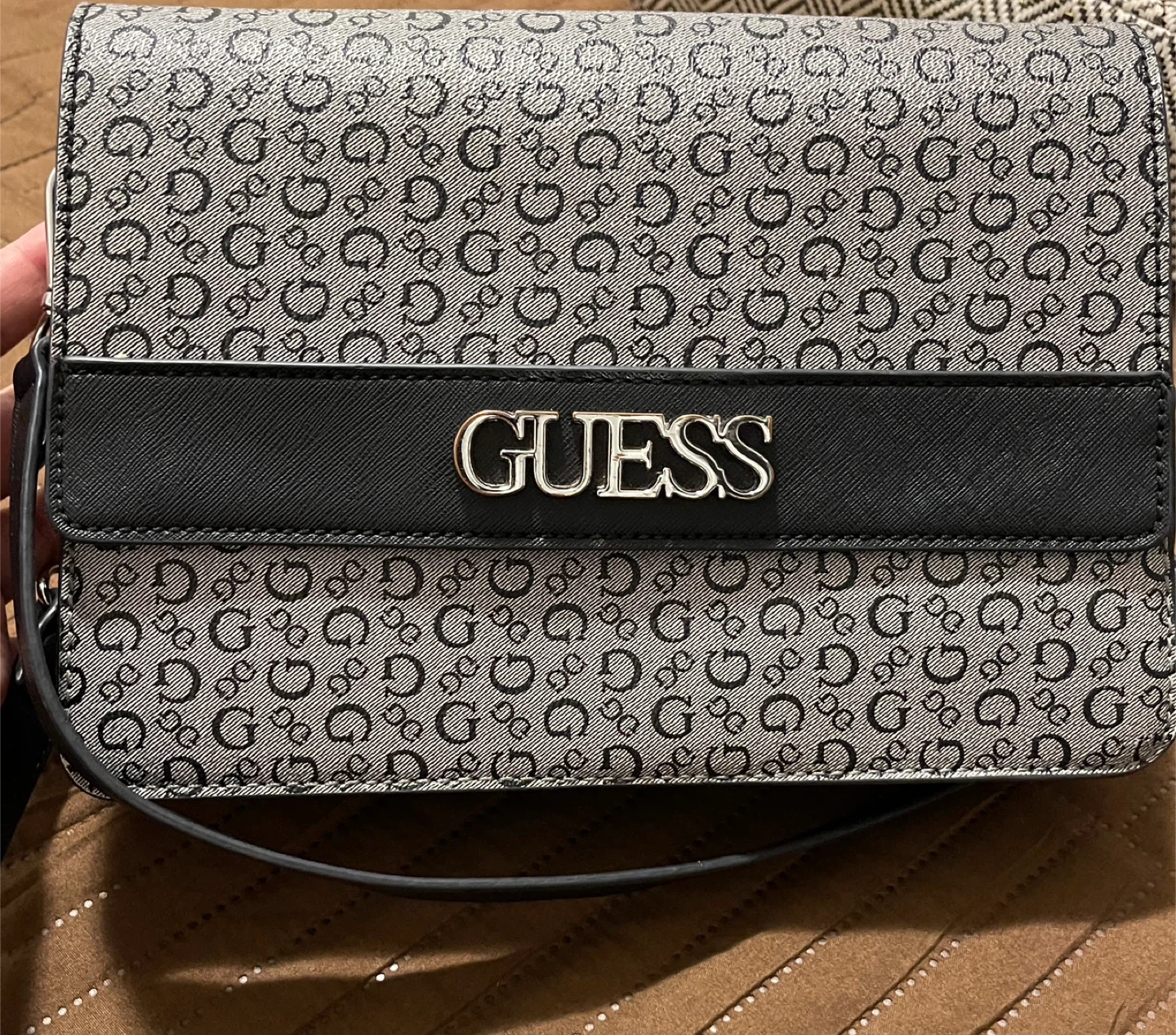 Guess Shoulder Bag
