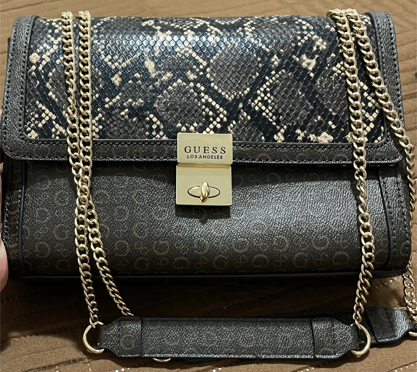 Guess shoulder bag with snake print detail - photo 2