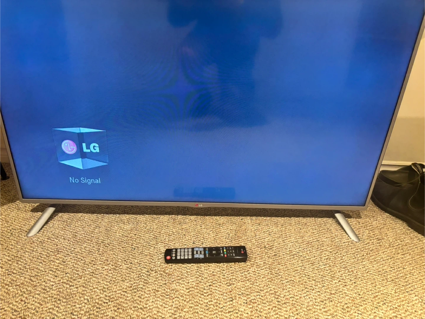 LG Television with Remote - photo 2