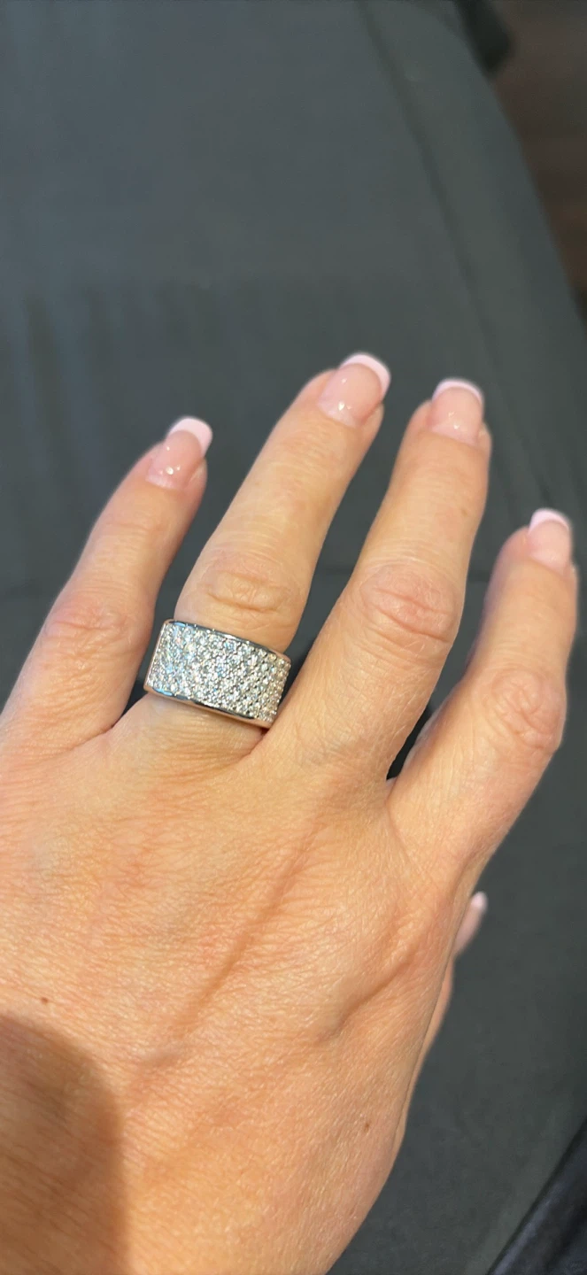 Sparkly White Sapphire Band Ring with Box - photo 2
