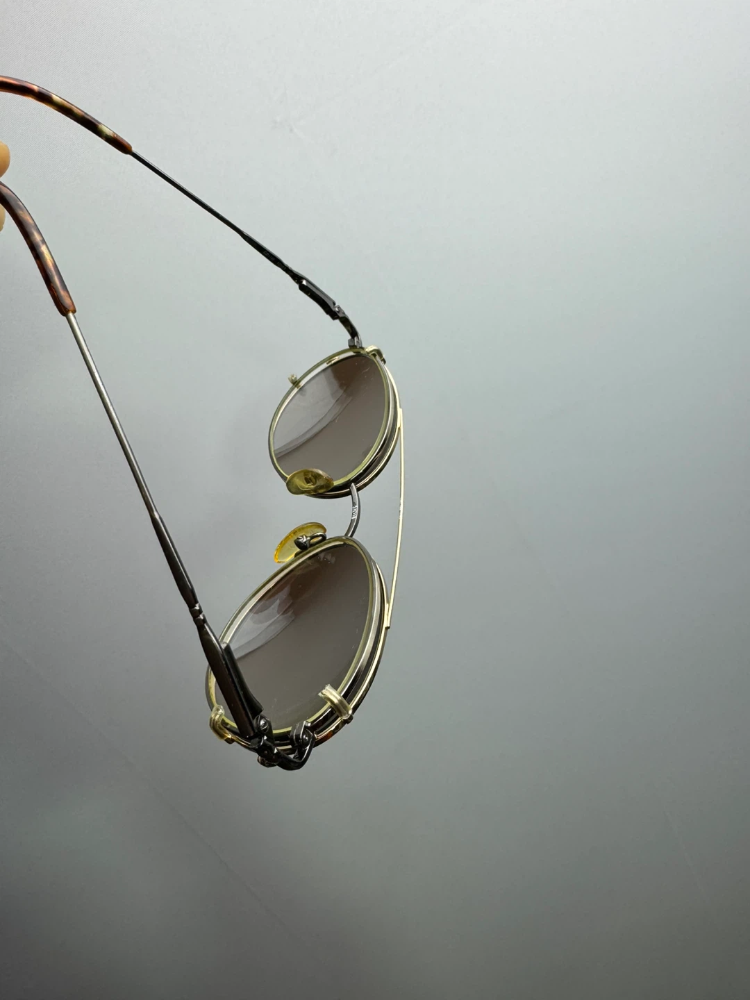 Geoffrey Beene 1148 Clip-On Round Sunglasses - photo 2