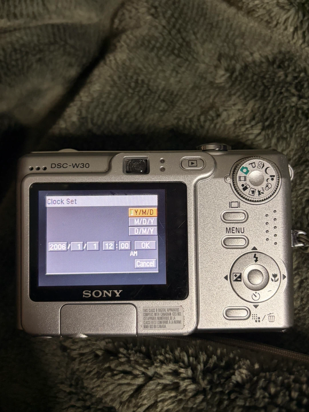 Sony Cyber-shot DSC-W30 6.0 MP Digital Camera - photo 2