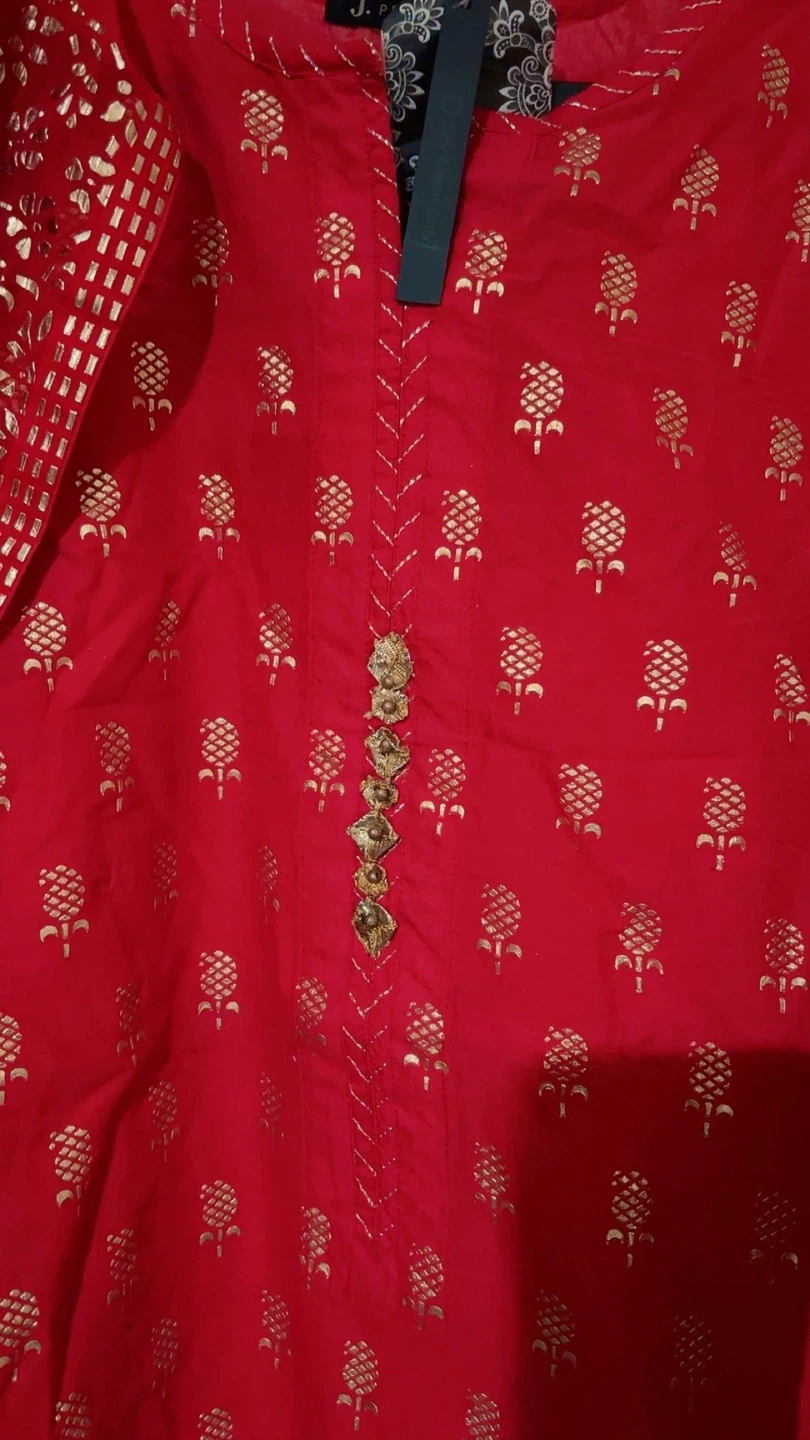 Pakistani J. Red 3 piece chikekari Kurta shalwar with Gold work - photo 2