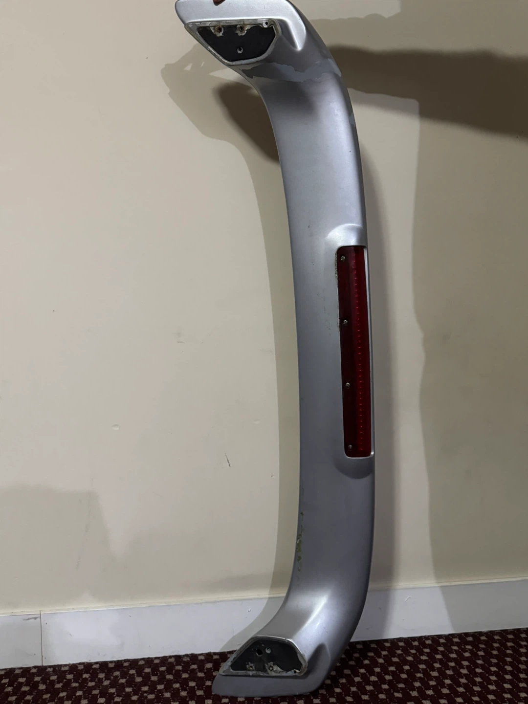 Silver Car Spoiler with Red Tail Light ( Acura el 2002)