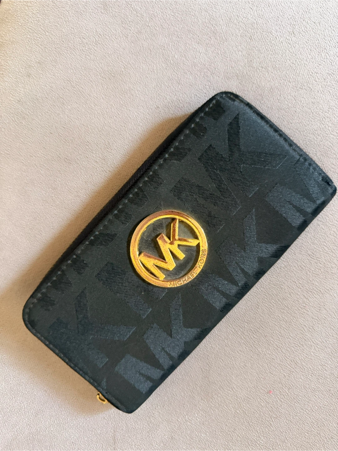 Michael Kors Zip Around Wallet - photo 2