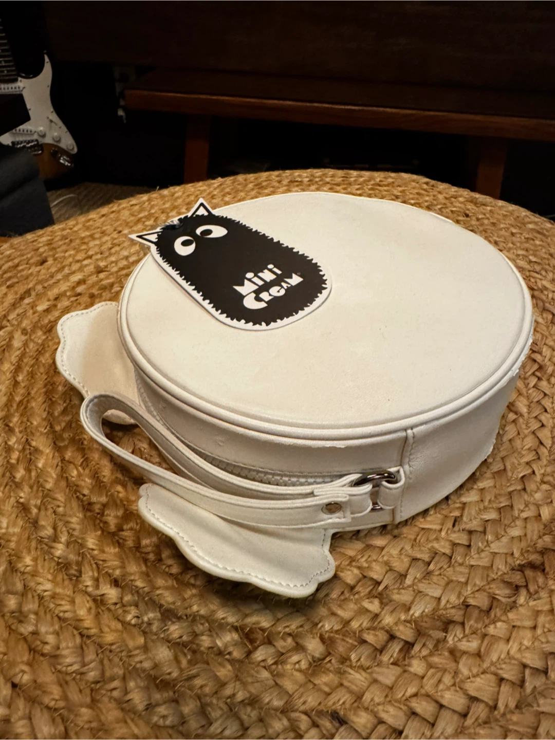 Rare Hong Kong Brand Purse Mini Cream Round Hand Bag Purse - photo 5
