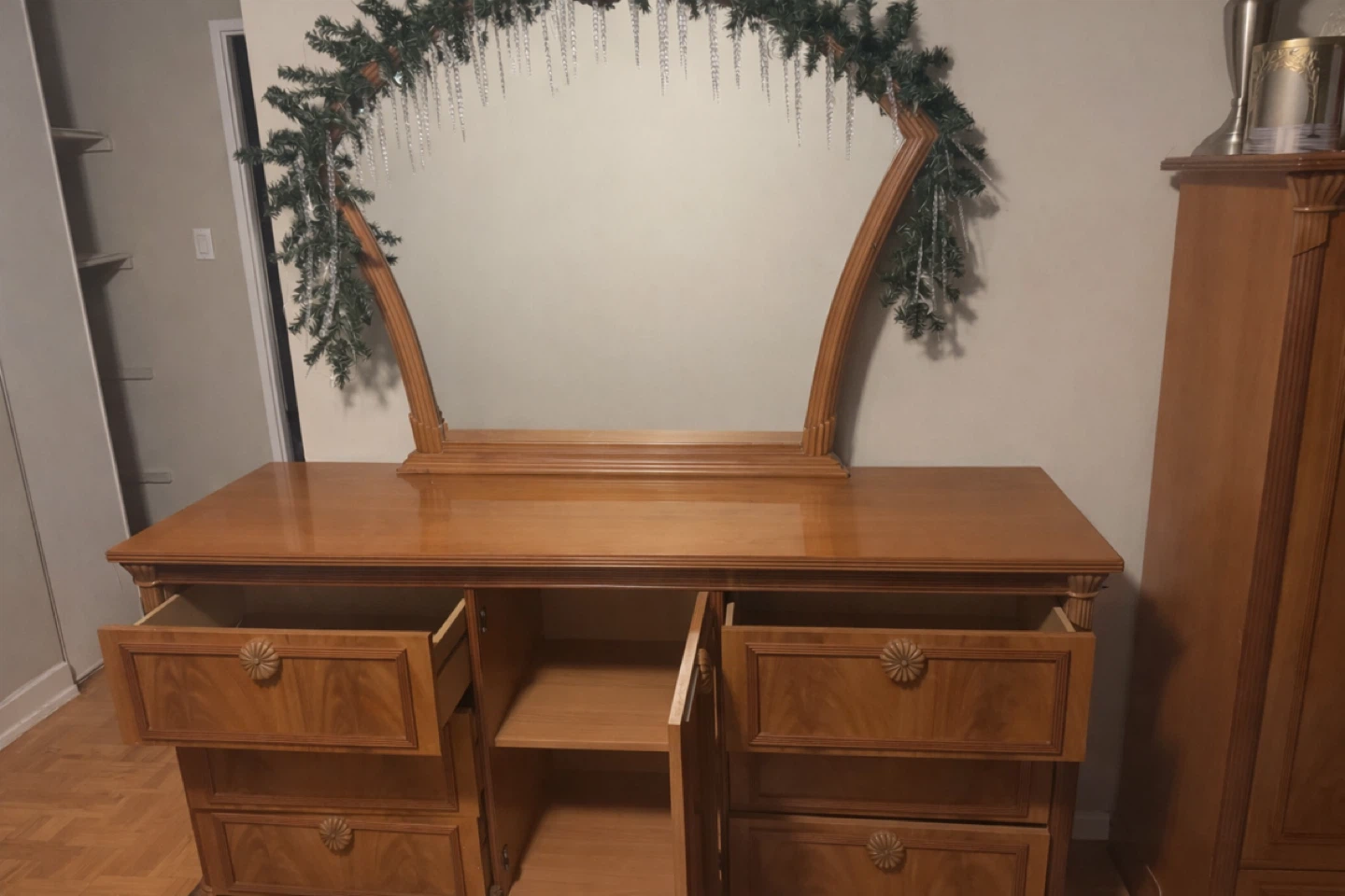 Italian Vanity / Dressing Table with Mirror – URGENT SALE