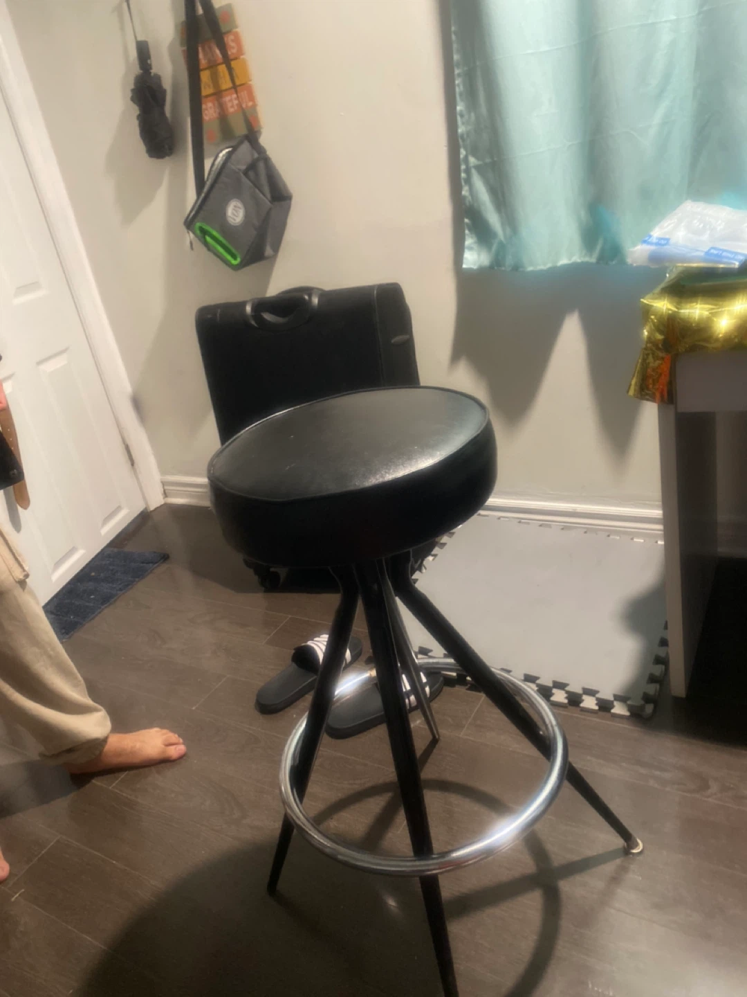 Plastic Drawer Storage Unit and Bar stool - photo 5