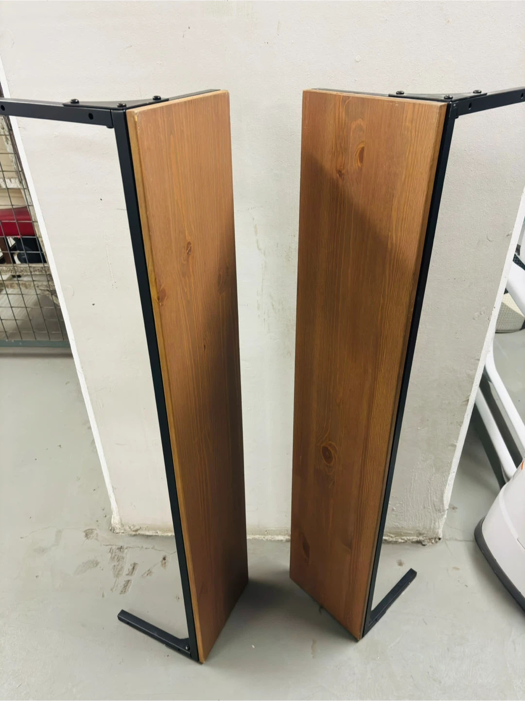 Wall shelf