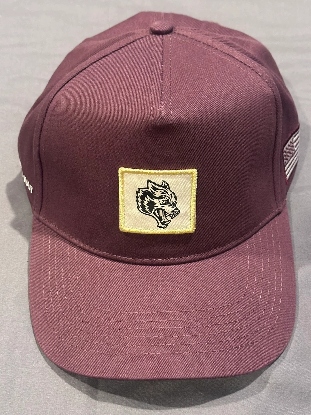 Darc sport Wolf, five patch hat. Color purple dusk.