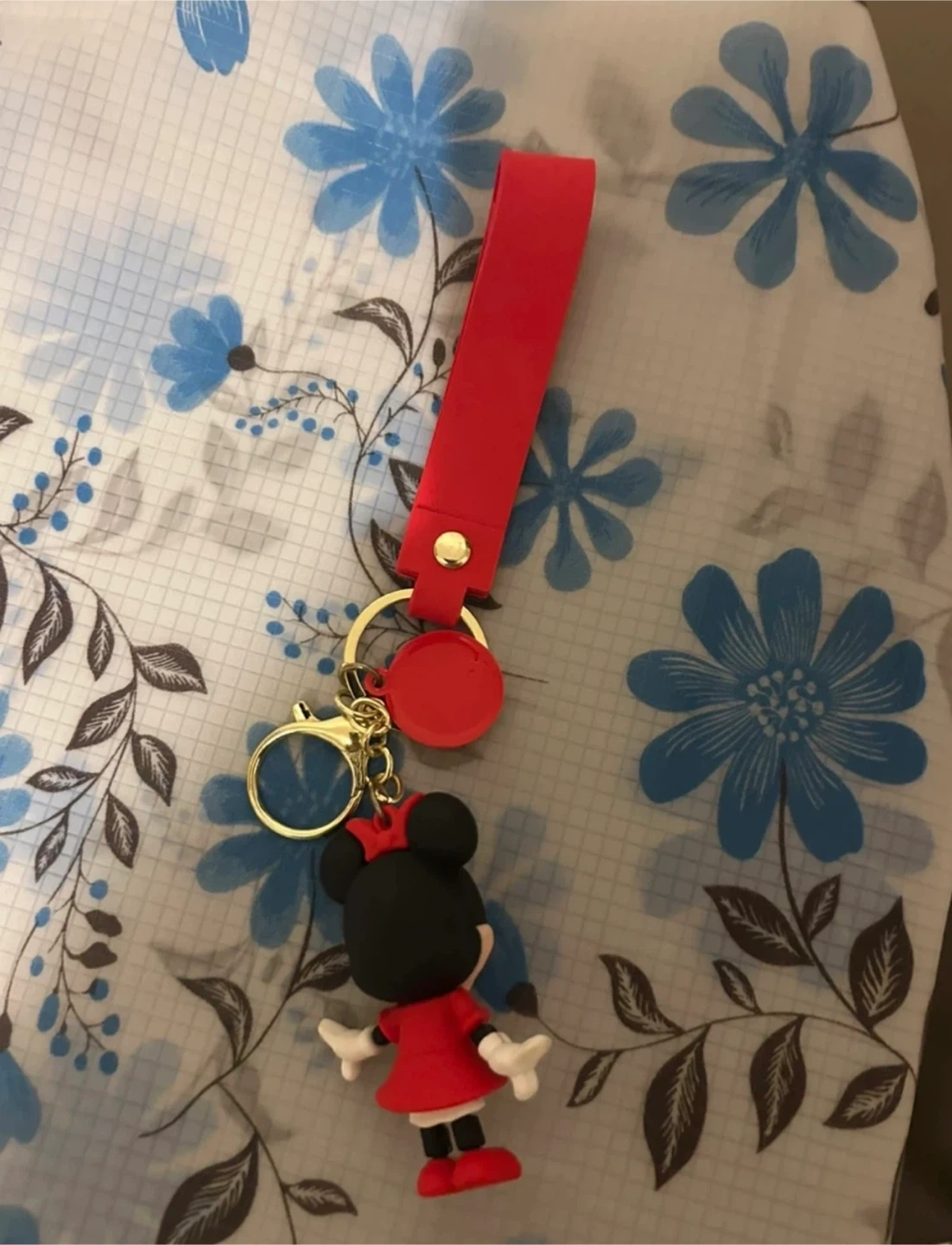 Disney Minnie Mouse Keychain free!🥕 - photo 2