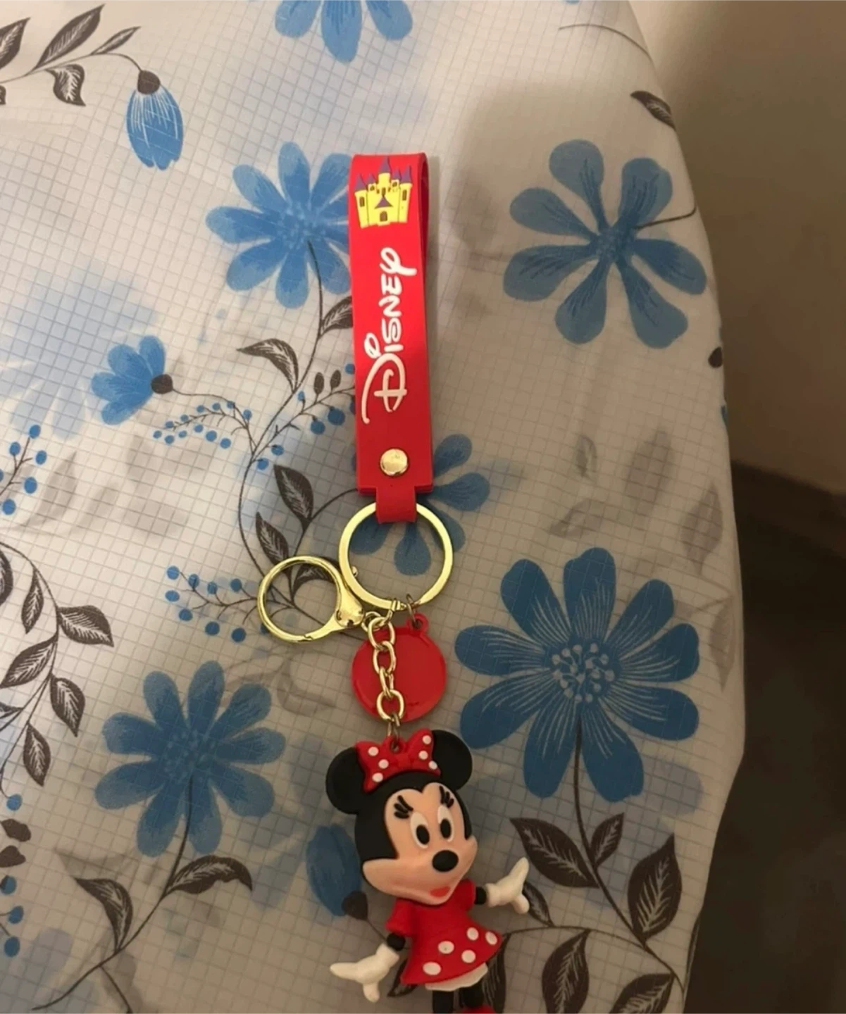 Disney Minnie Mouse Keychain free!🥕