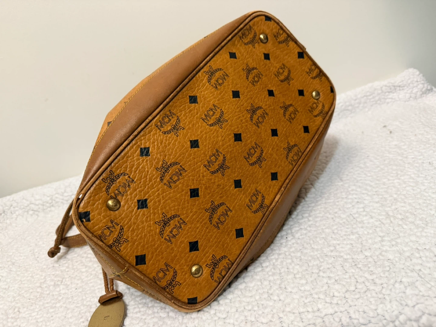 MCM Visetos Drawstring Bucket Bag - photo 4