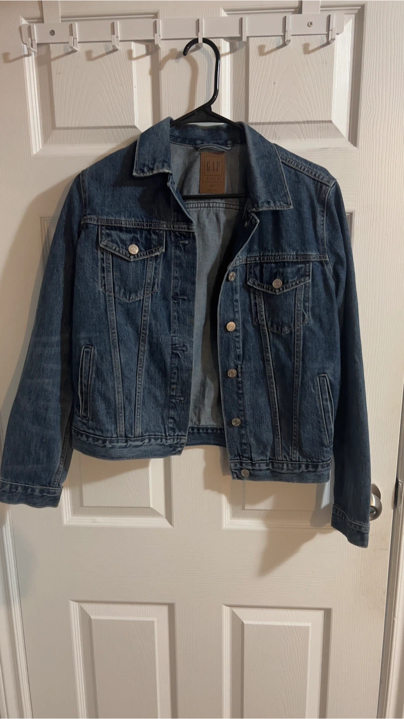 GAP Icon Denim Jacket - Women’s Size ‘S’