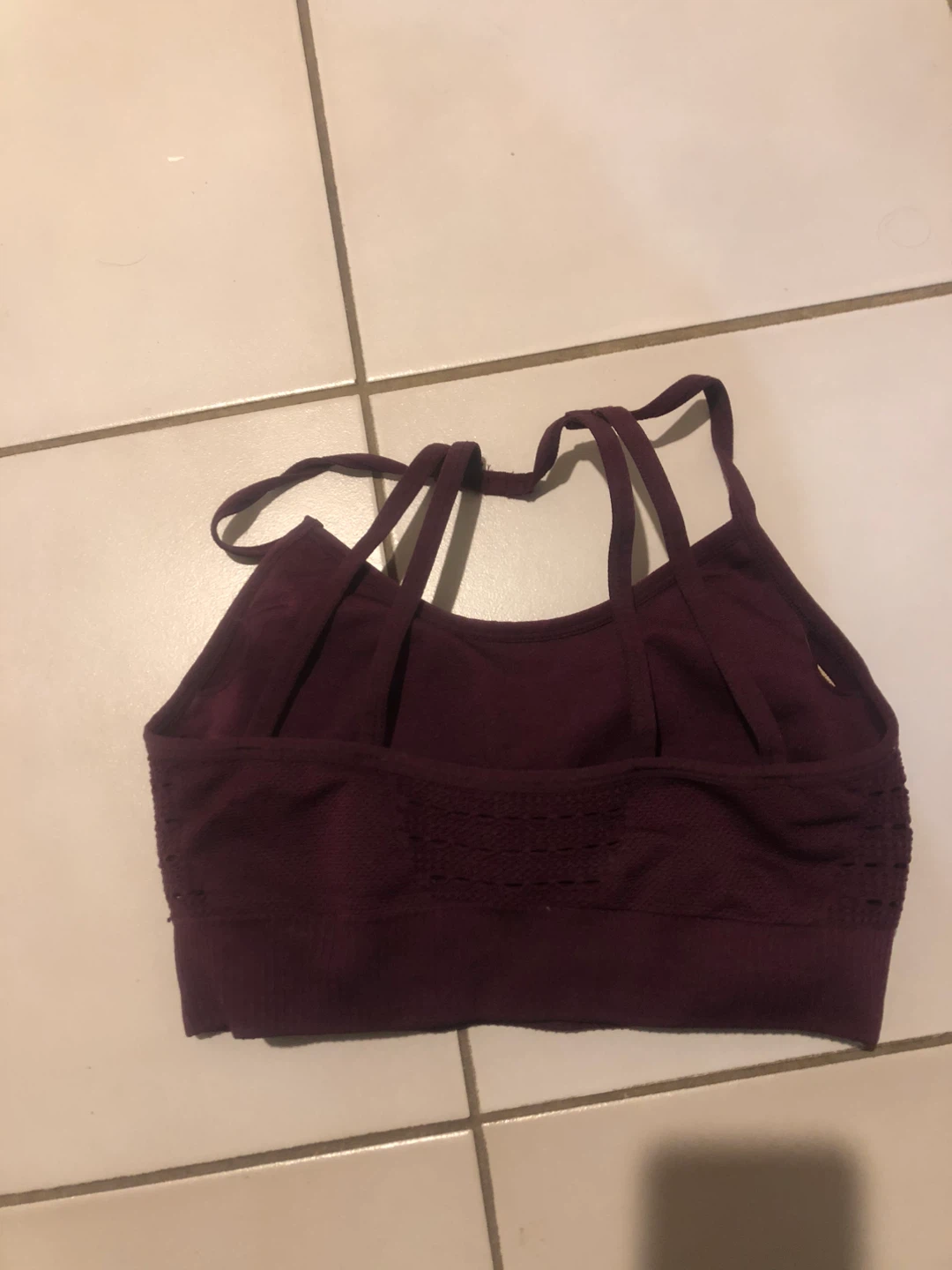 Sports Bra - Size M , but feels like S 🥕 - photo 2