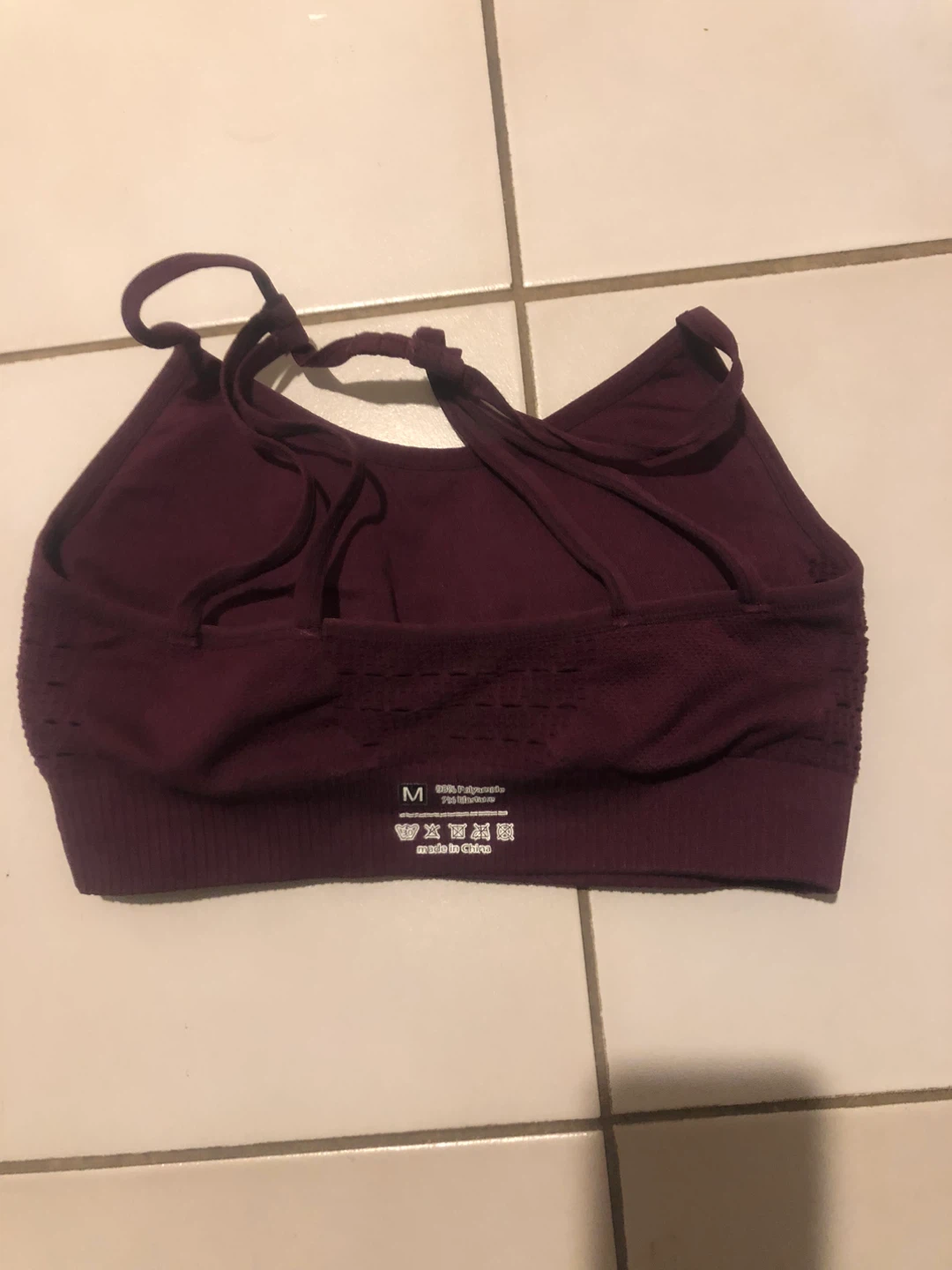 Sports Bra - Size M , but feels like S 🥕 - photo 3