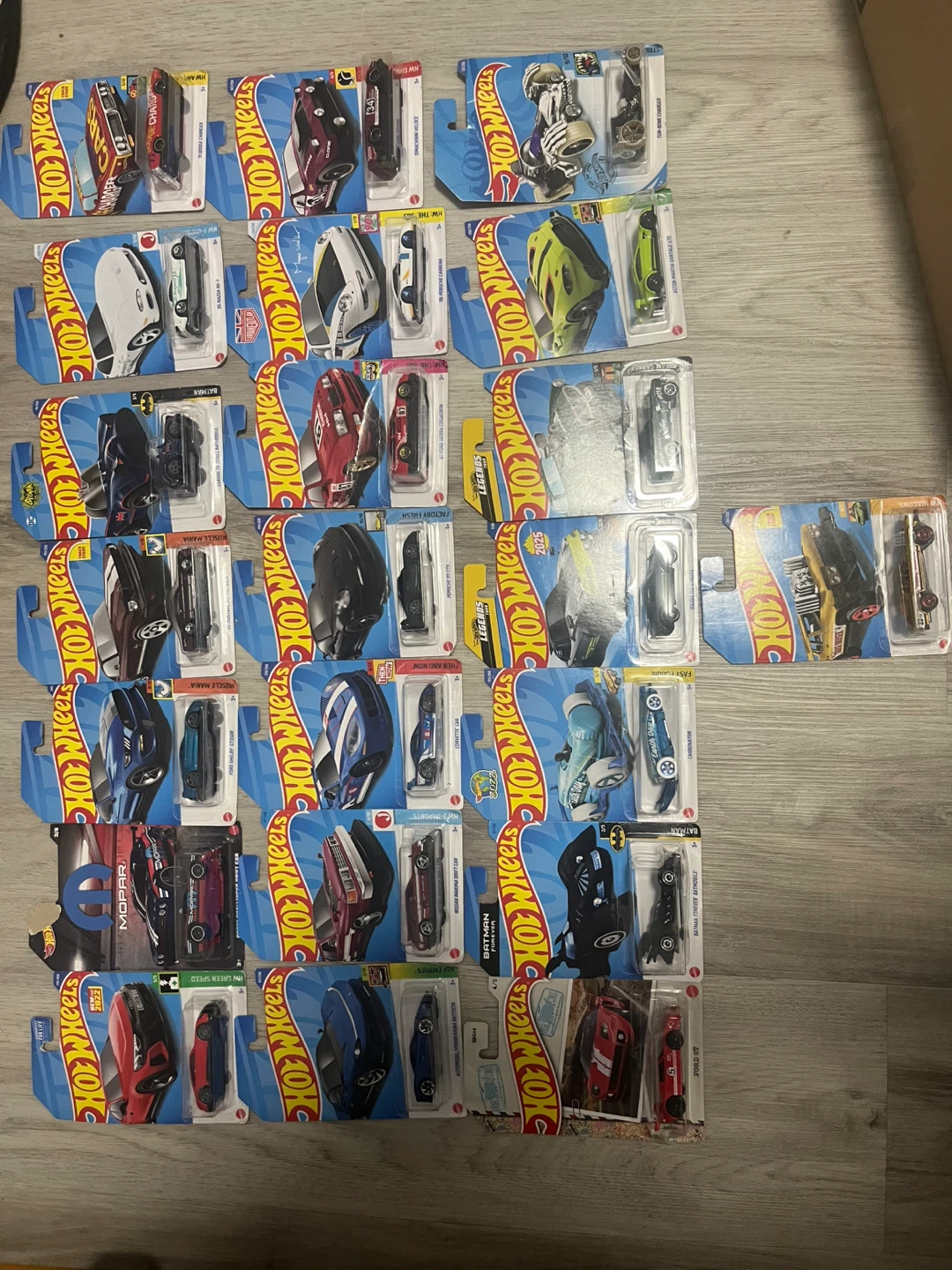 Assorted Hot Wheels & Matchbox Toy Cars - Carded - photo 2