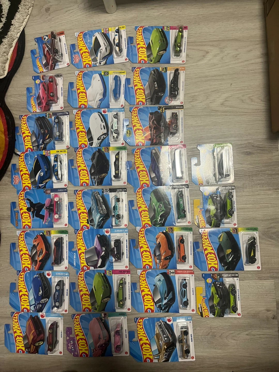 Assorted Hot Wheels & Matchbox Toy Cars - Carded - photo 3