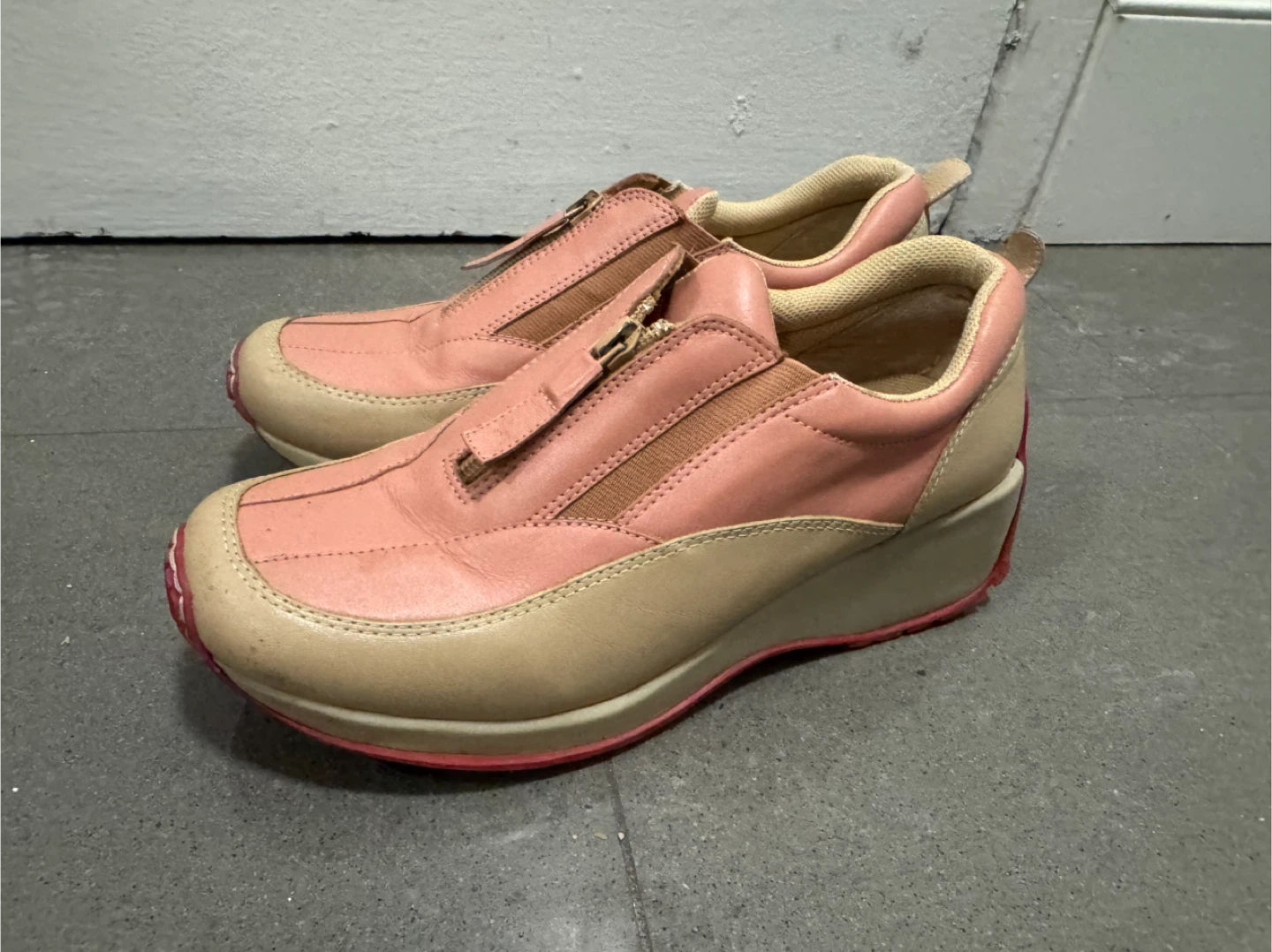 Vintage XOXO Zip-Up Wedge Sneakers Womens US 8
