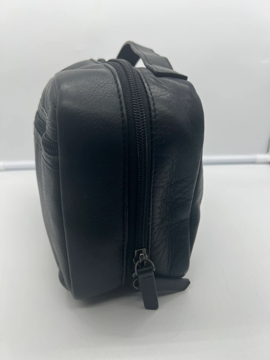 DANIER Black Leather Toiletry Bag Unisex - photo 2