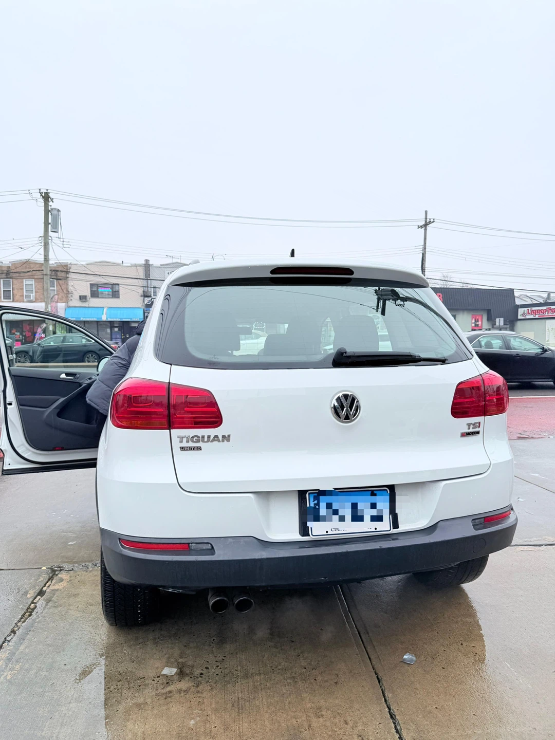 2018 Volkswagen Tiguan Limited SUV - photo 2