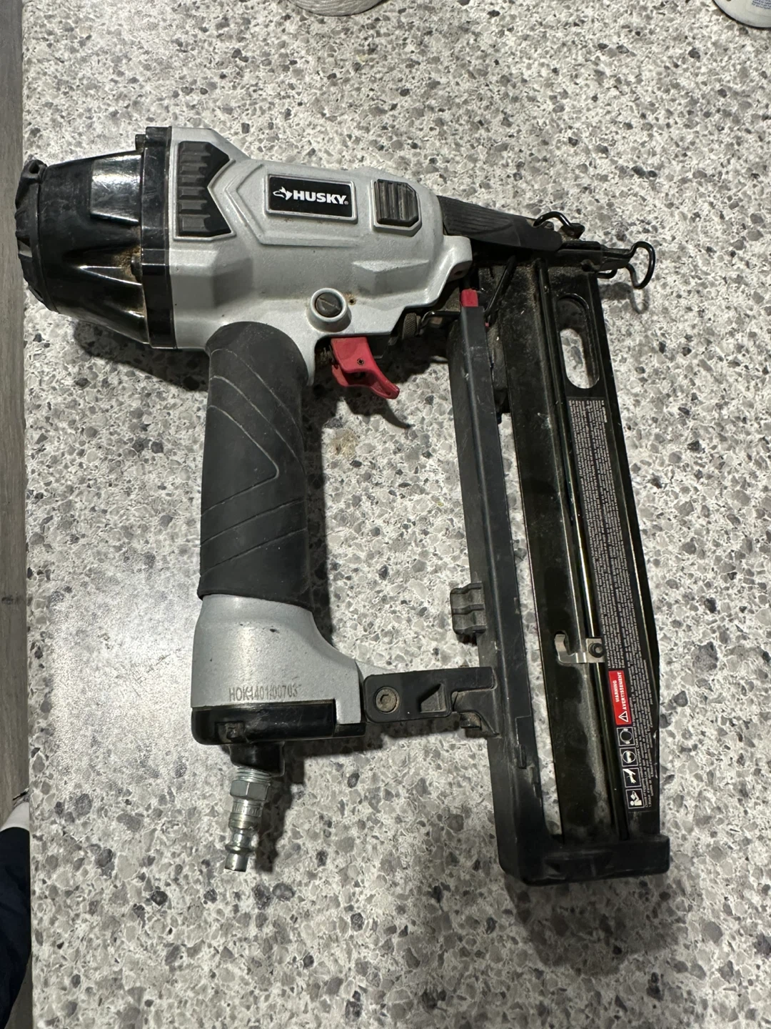 Husky 16-Gauge Straight Finish Nailer - photo 2