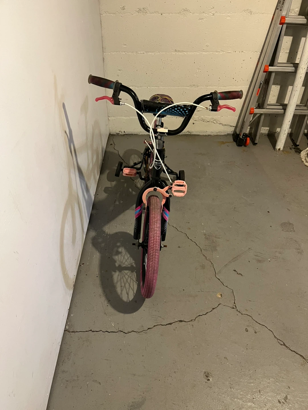 Girls' Pink and Black "Sparkle" Bike 18” with  training wheels - photo 2