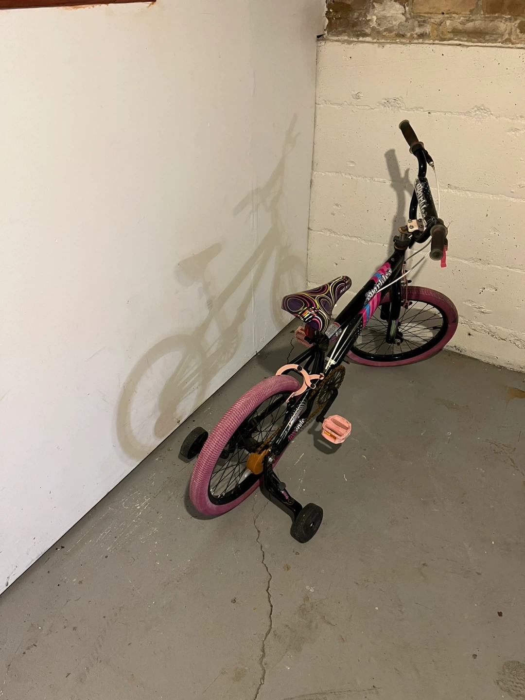Girls' Pink and Black "Sparkle" Bike 18” with  training wheels - photo 3