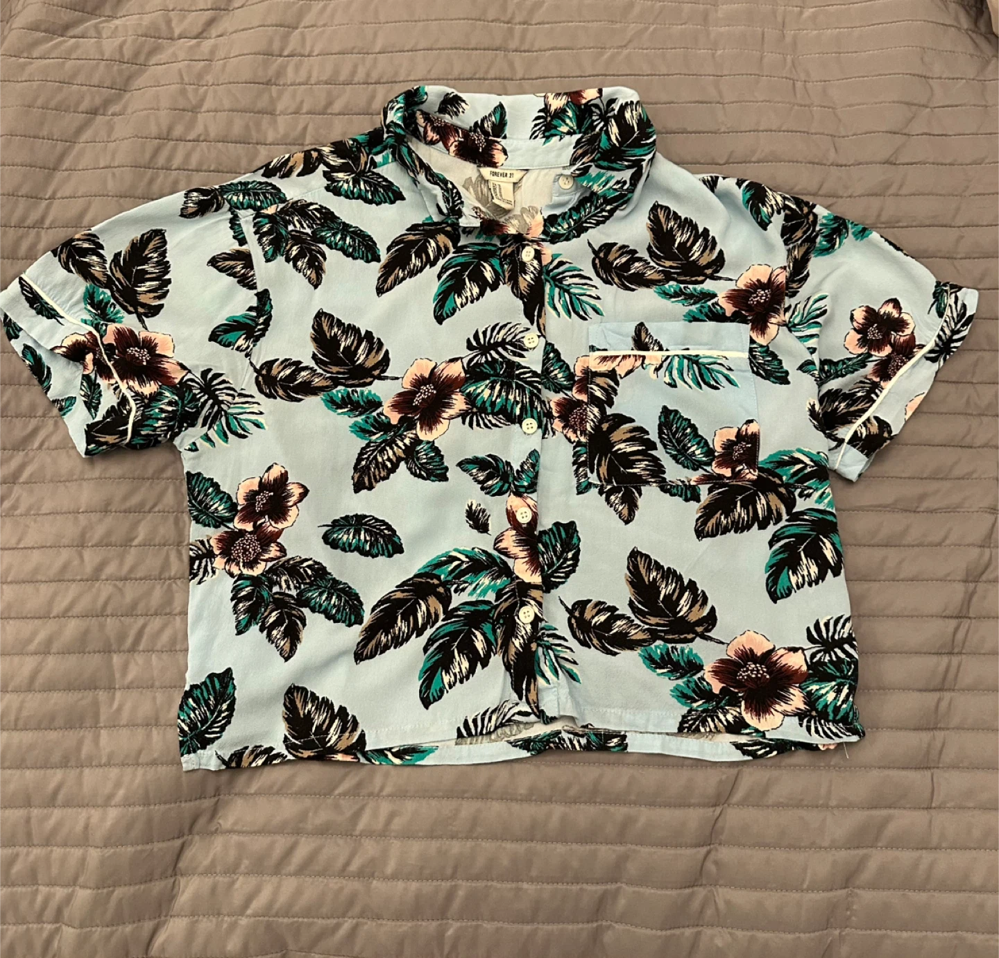 Forever 21 Light Blue Floral Short Sleeve Button Up Shirt