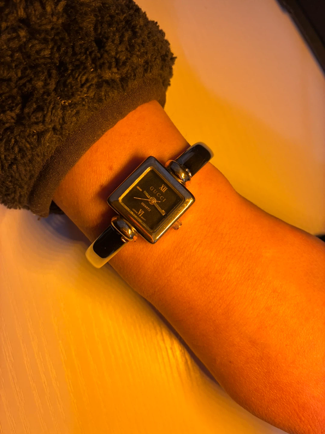 GUCCI - STAINLESS STEEL SQUARE FACE WATCH - MODEL 1900L - - photo 2