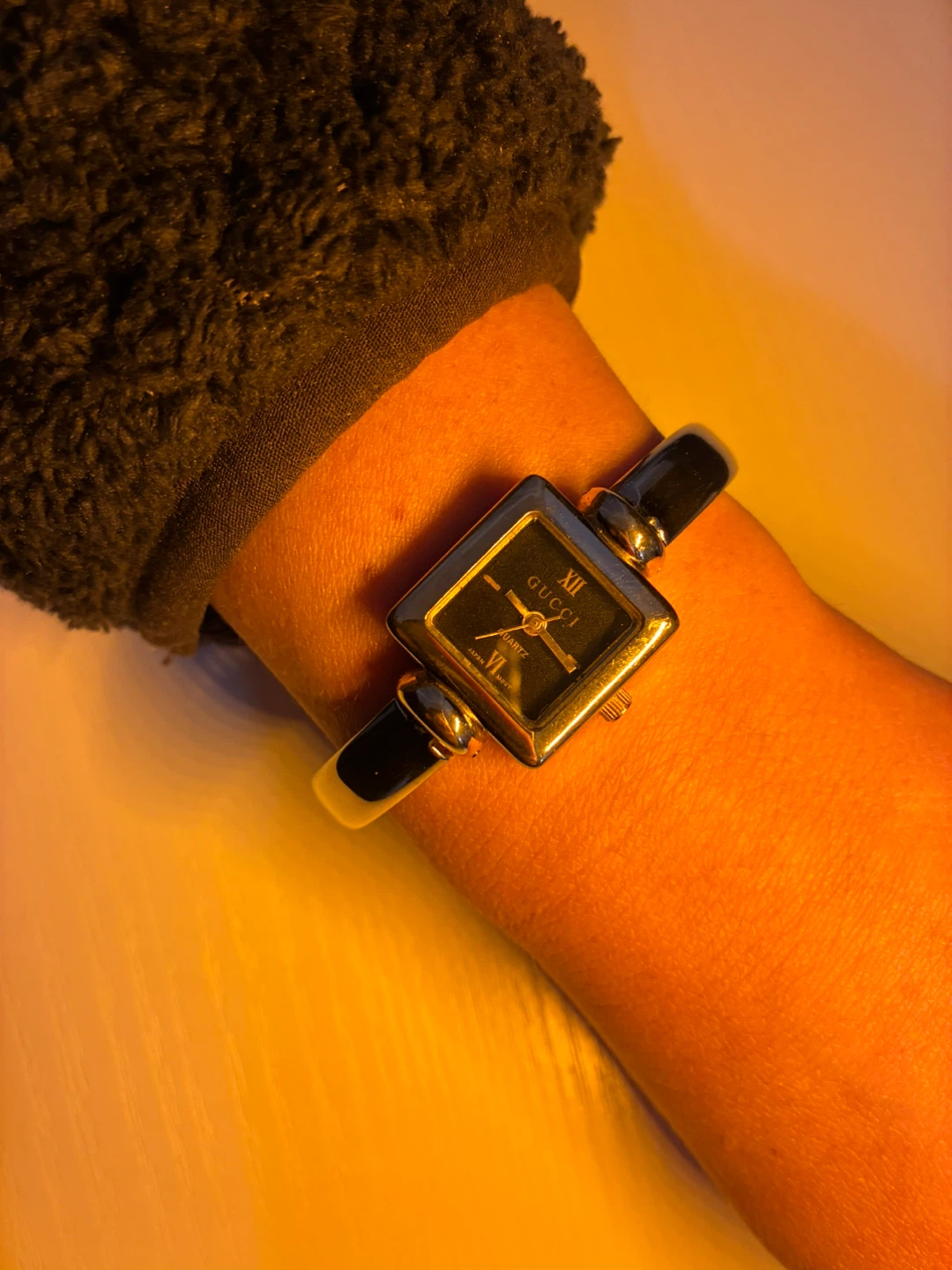 GUCCI - STAINLESS STEEL SQUARE FACE WATCH - MODEL 1900L -