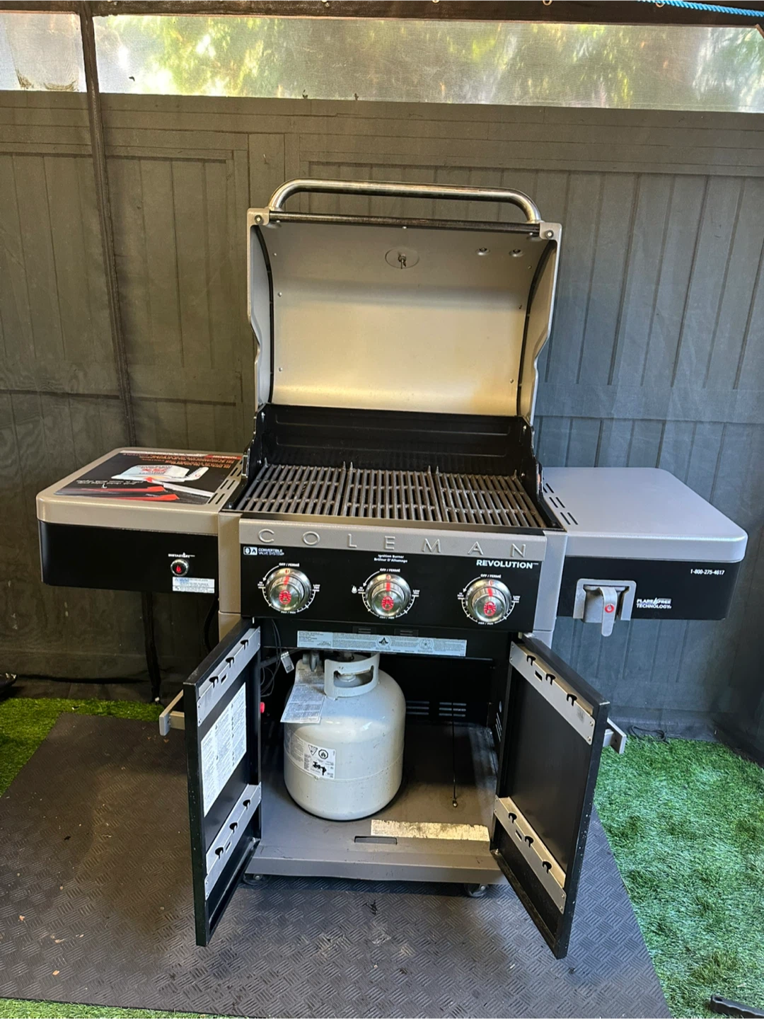 Coleman Propane Grill (FREE DELIVERY) - photo 4