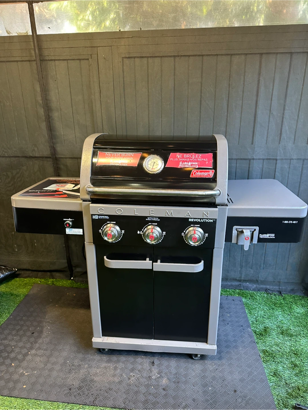 Coleman Propane Grill (FREE DELIVERY)