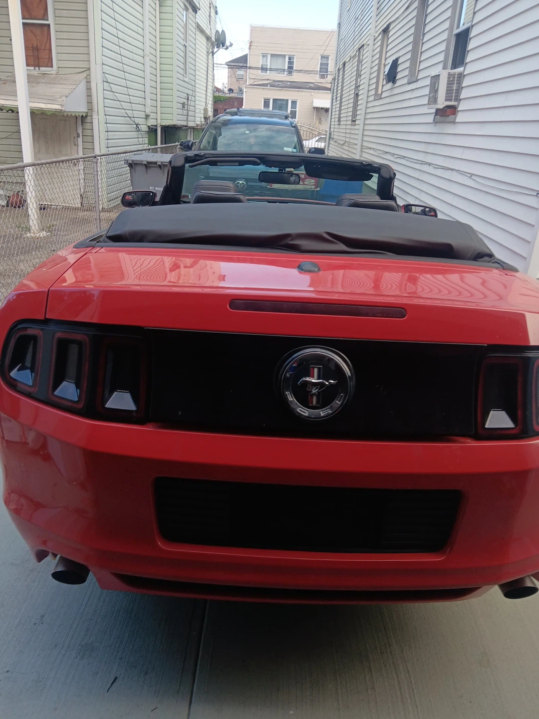 Red Ford Mustang Convertible - photo 3