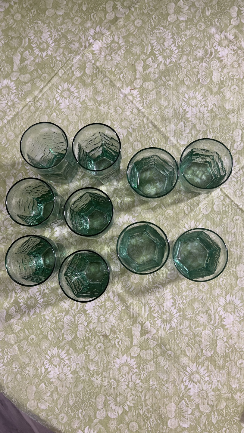 💎 Stunning 10-Piece Vintage Emerald Green Glassware Set 💎 - photo 2