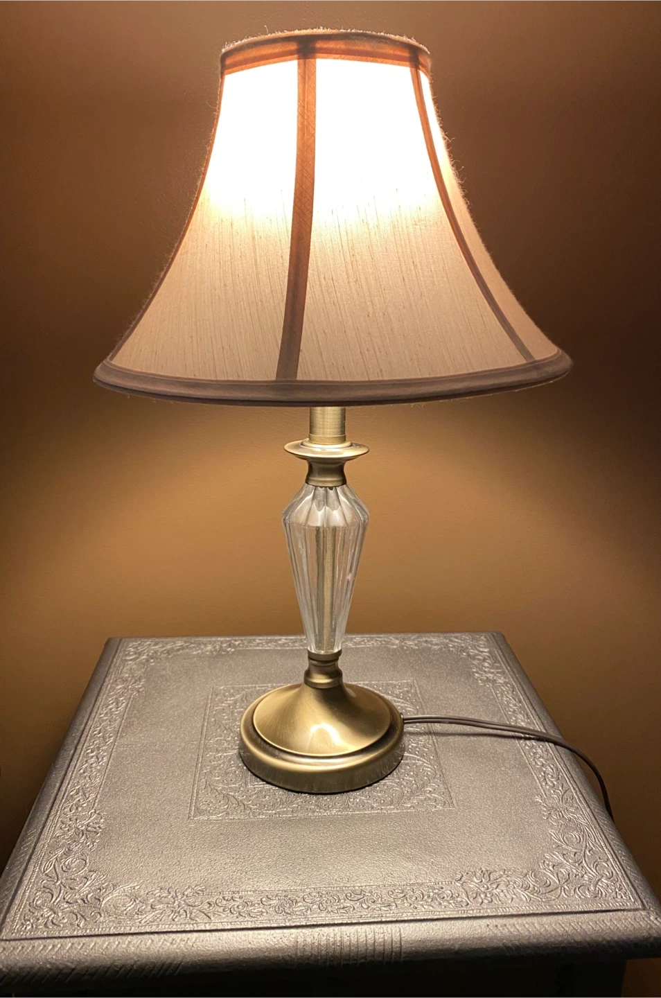 18” h Table Lamp with Crystal Base - photo 3