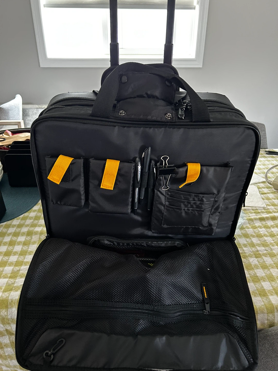 Targus Black Rolling Laptop Briefcase - photo 3