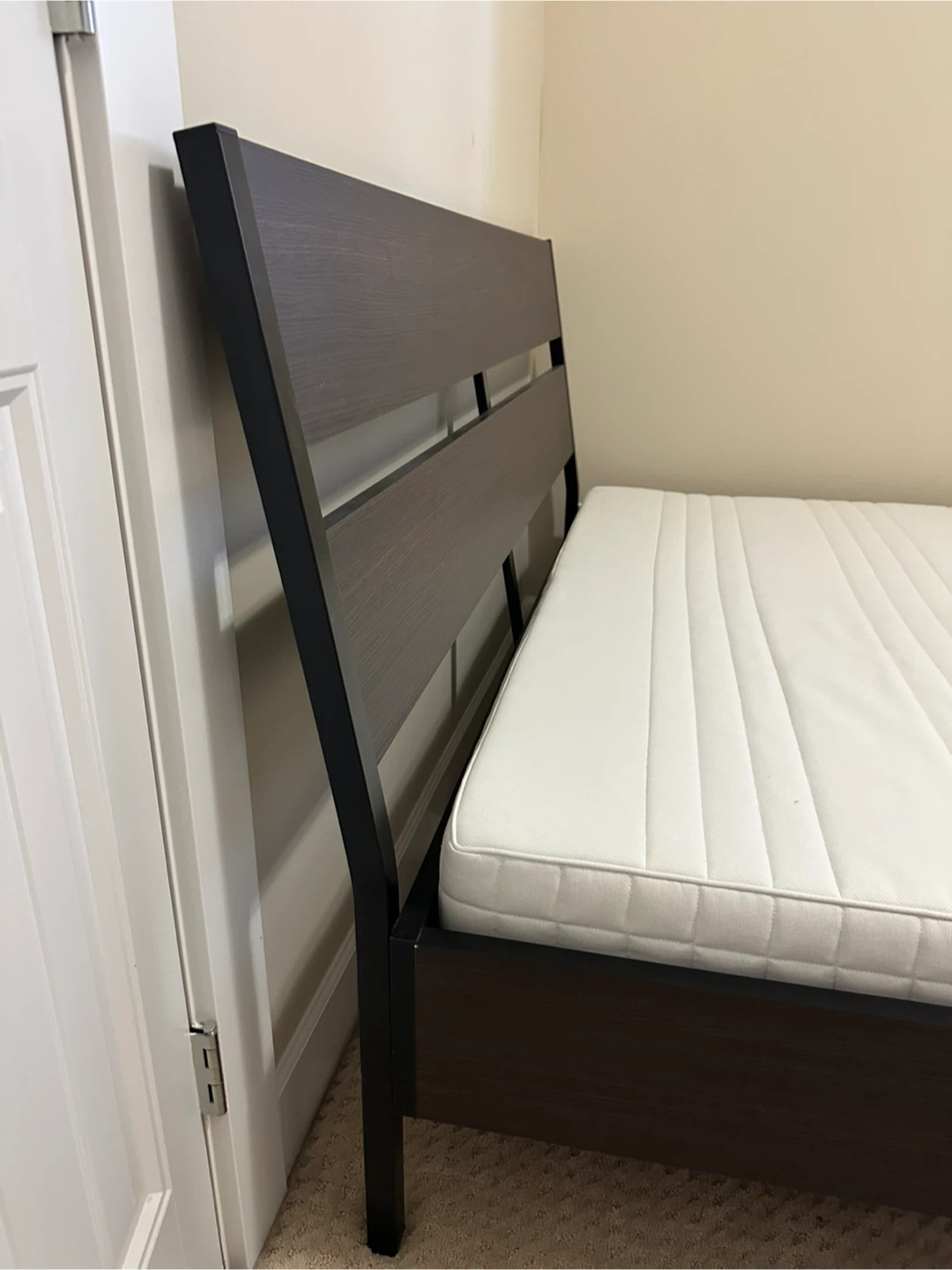 Ikea Queen bed frame *Free Delivery - photo 2