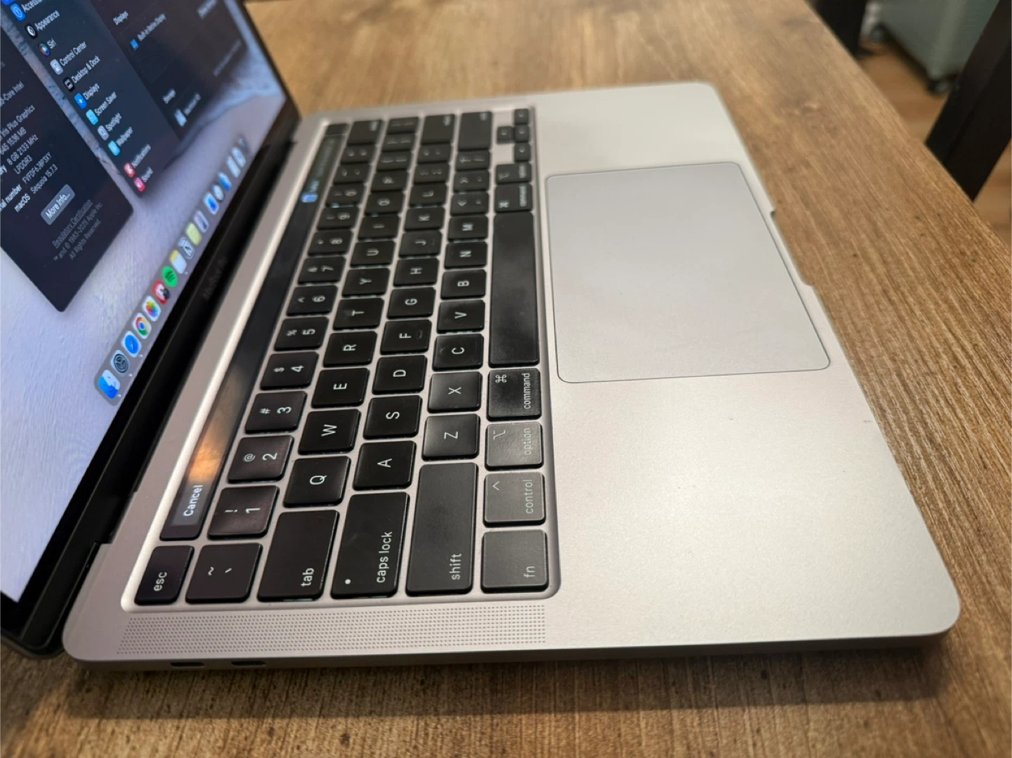 Apple MacBook Pro 13-inch, 2020 - photo 2