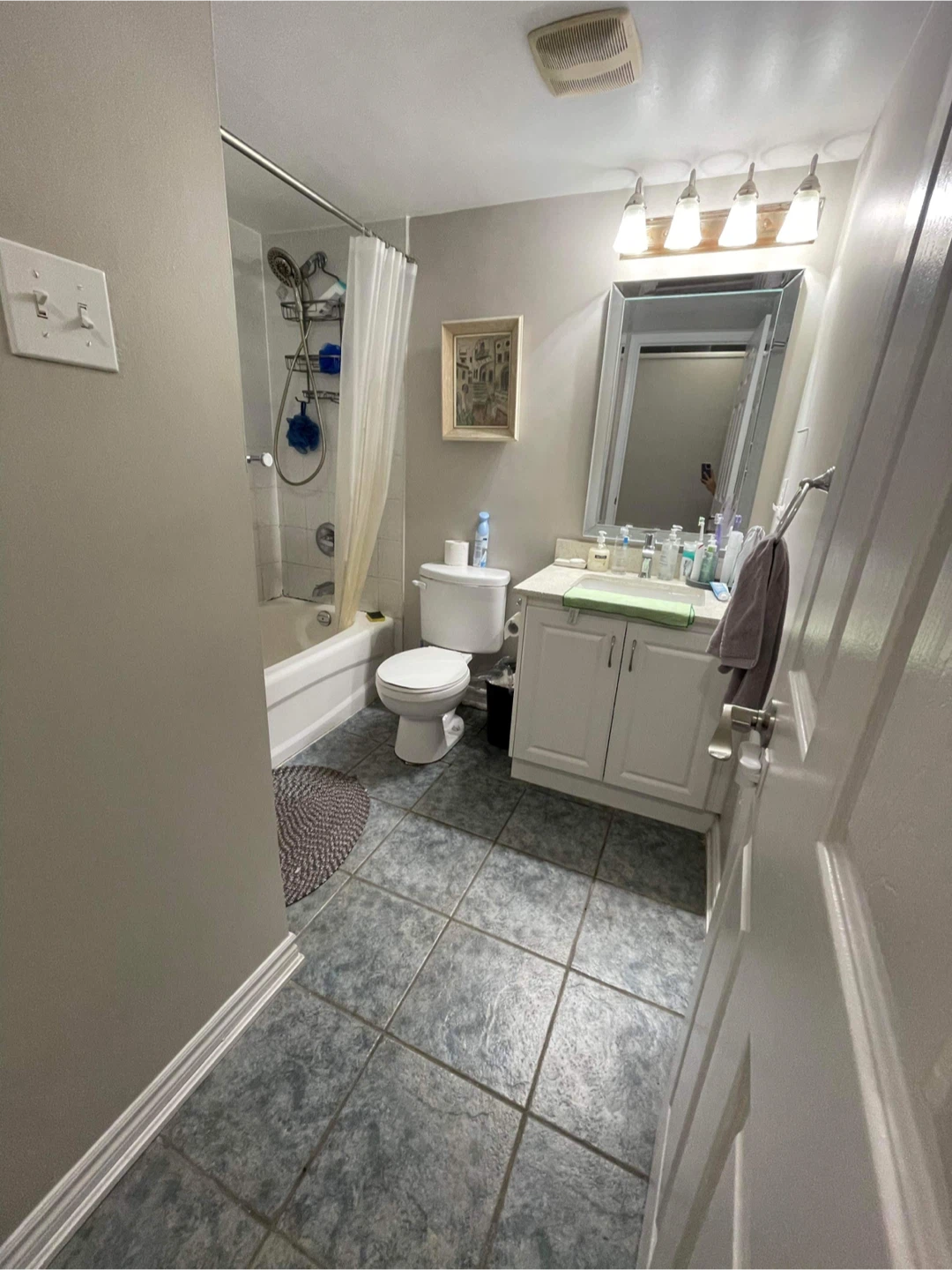 Spacious Private Bedroom for Rent - photo 5