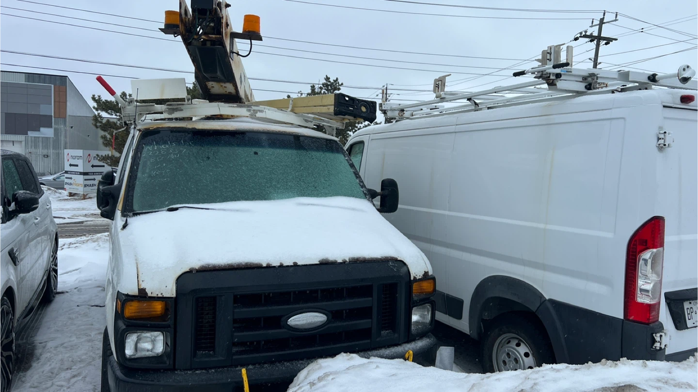 2013 Ford E-Series Van with Utility Crane - photo 2