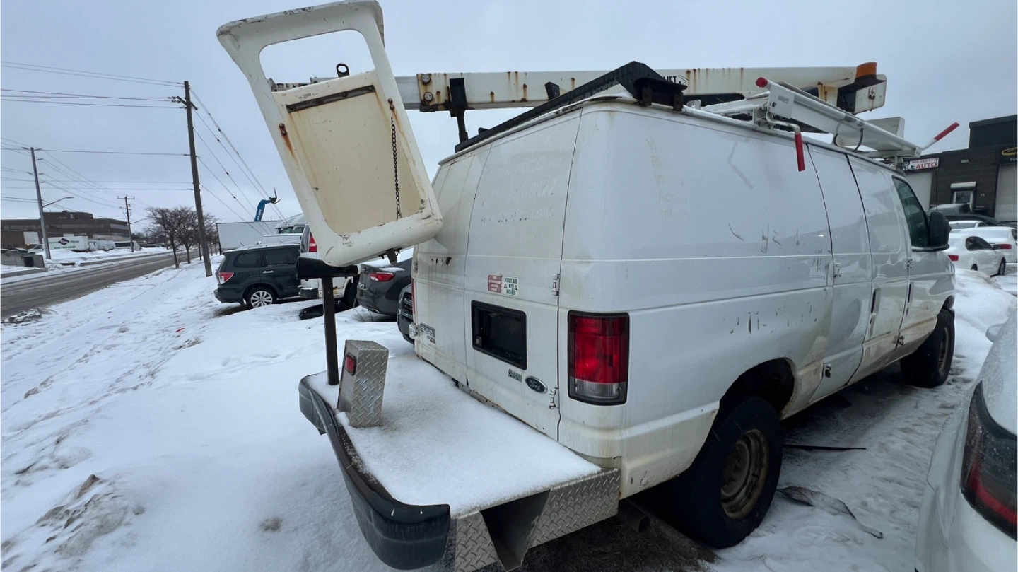 2013 Ford E-Series Van with Utility Crane - photo 3