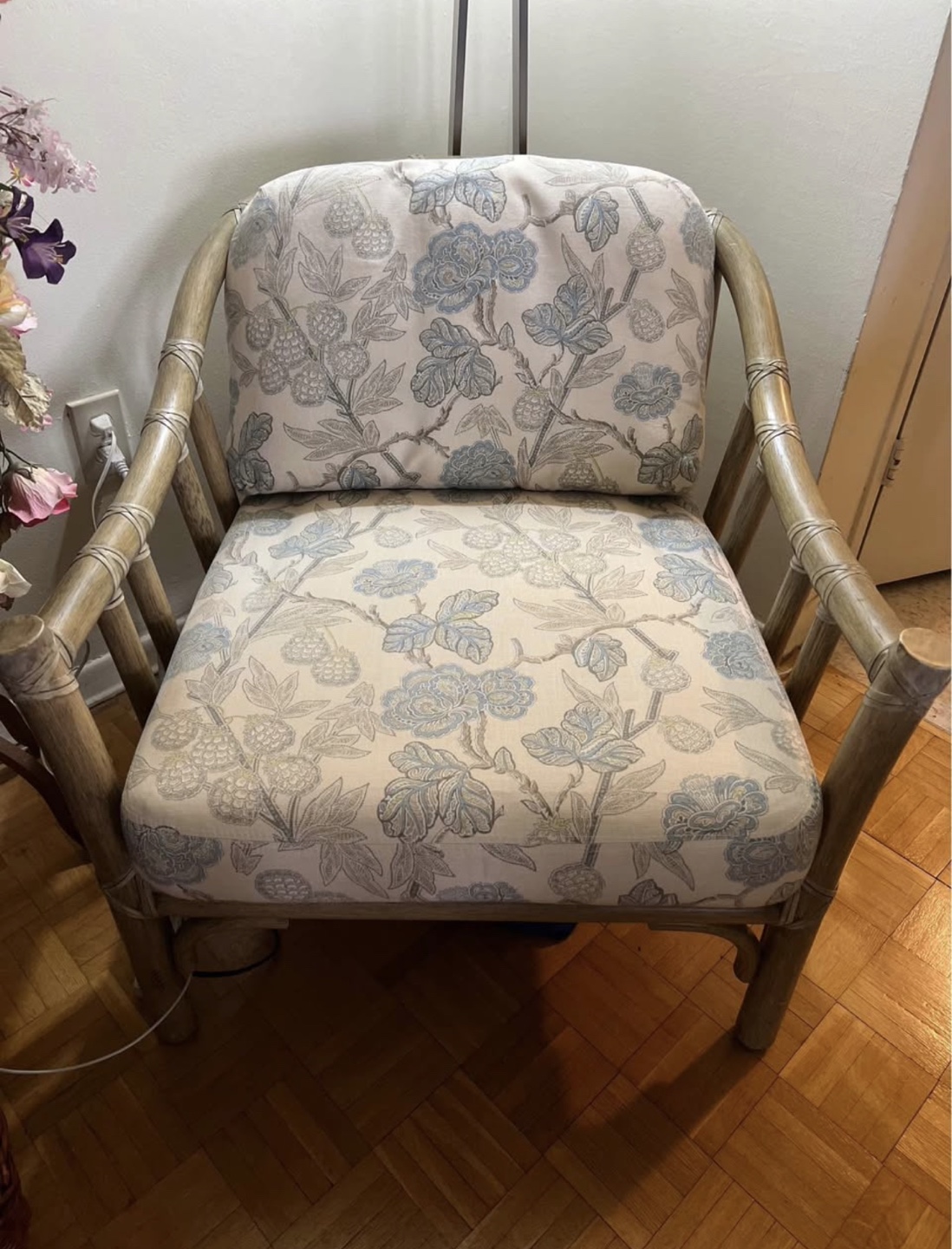 Rattan Armchair with Floral Cushions - photo 4