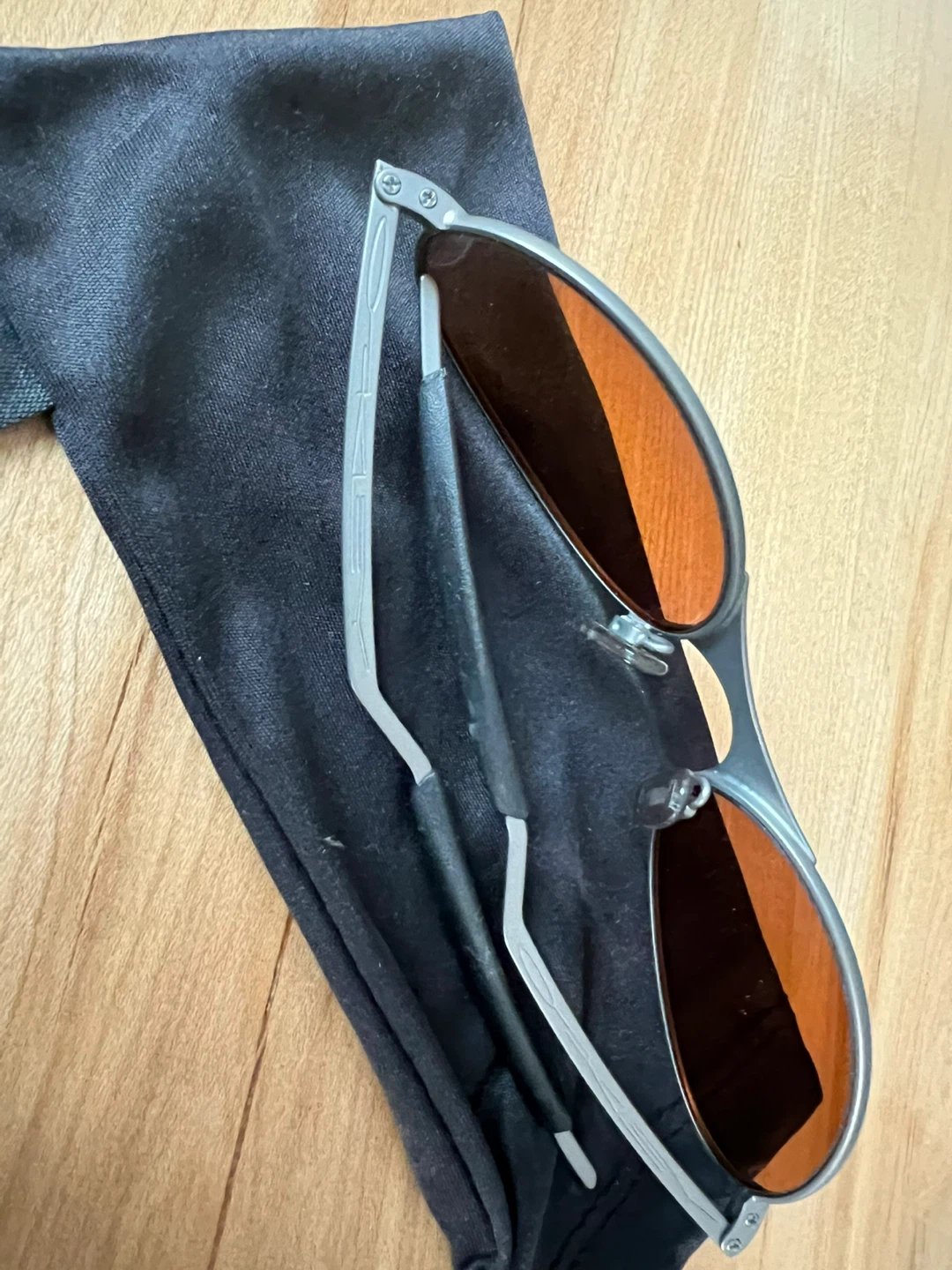 Oakley Sunglasses with Pouch - photo 2